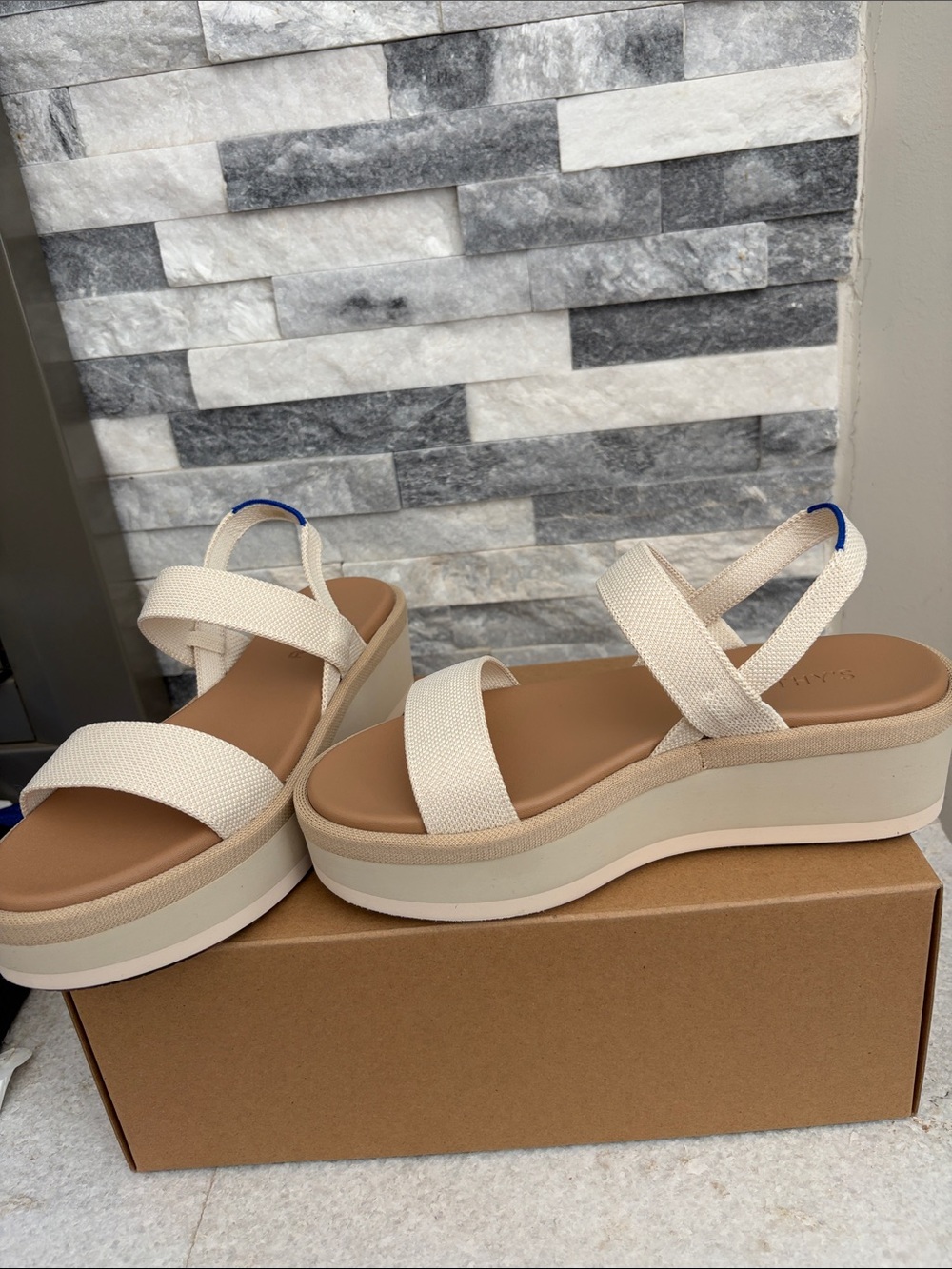 Rothy's Criss-Cross lightweight wedge Sandal new in box no lid size 7.5